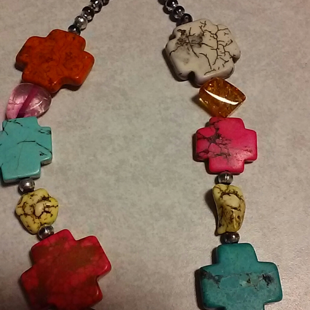 Multi colored cross stone necklace/choker - Picture 4 of 4